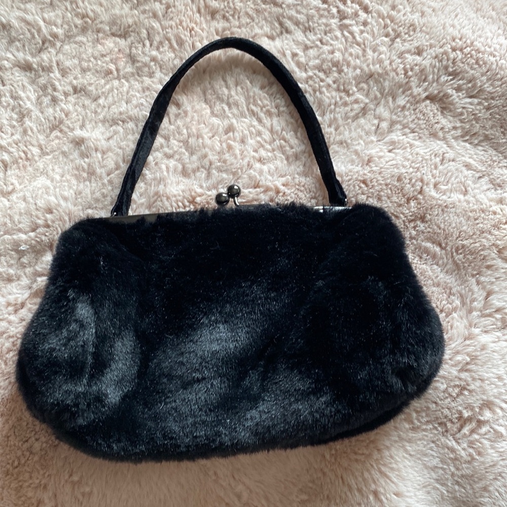 Black fluffy mini purse.🖤